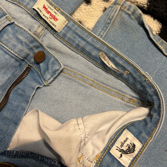 Wrangler Flares- light wash - Picture 2 of 4